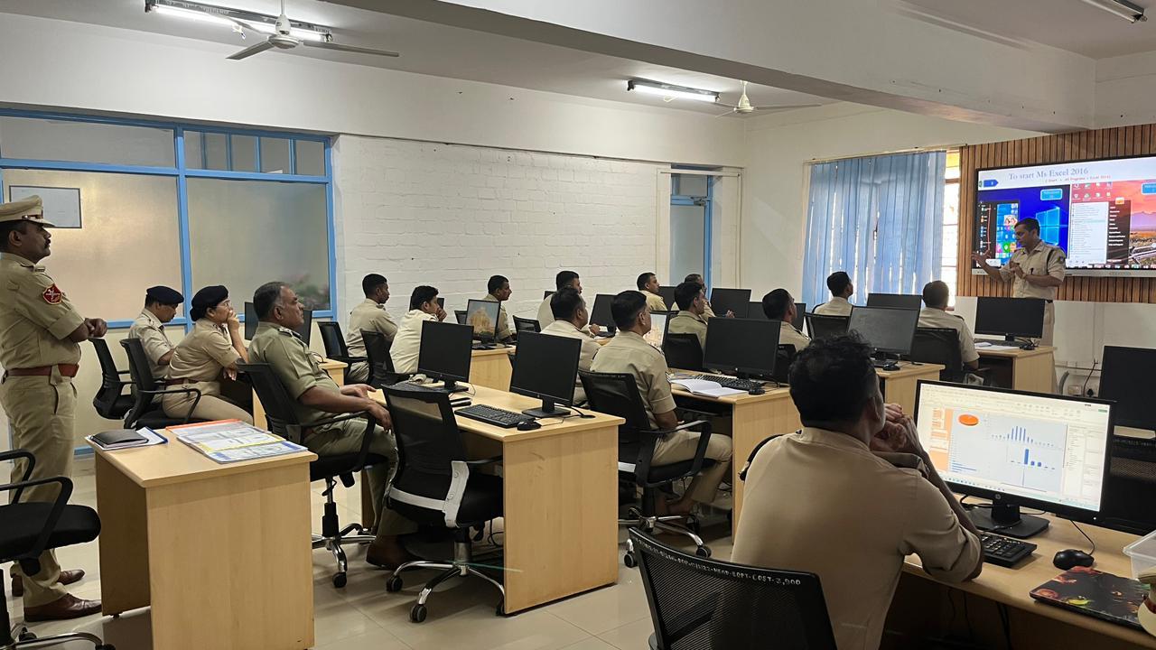 Data Visualization course for signal staff